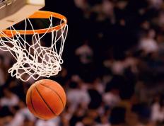 哈登连续十二场比赛得分超过最后时刻胜出，阿森纳不断突破！观众掌声雷动的跨界夜