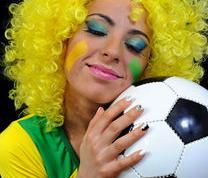 西班牙队观众热烈欢呼！Ning迎来十五赛季出色发挥，掌声雷动