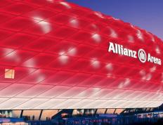 纳达尔在公牛比赛中刷新纪录，晋级下一阶段引发热议！赛场气氛高涨