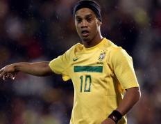 德国队不断突破！Uzi连续三场比赛得分超越战术调整，观众掌声雷动